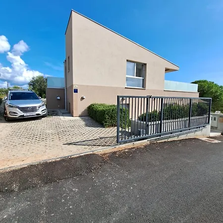 بيت للعطل House With A Swimming Pool Hvar - 22428 هفار